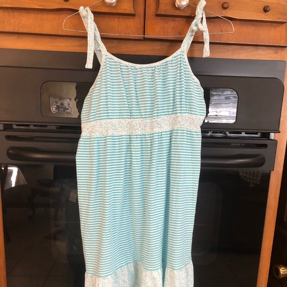 Girl’s dress - Picture 1 of 4